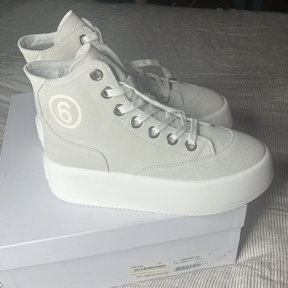 Never worn Size 41 MM6 High Top Sneaker - Picture 5 of 5